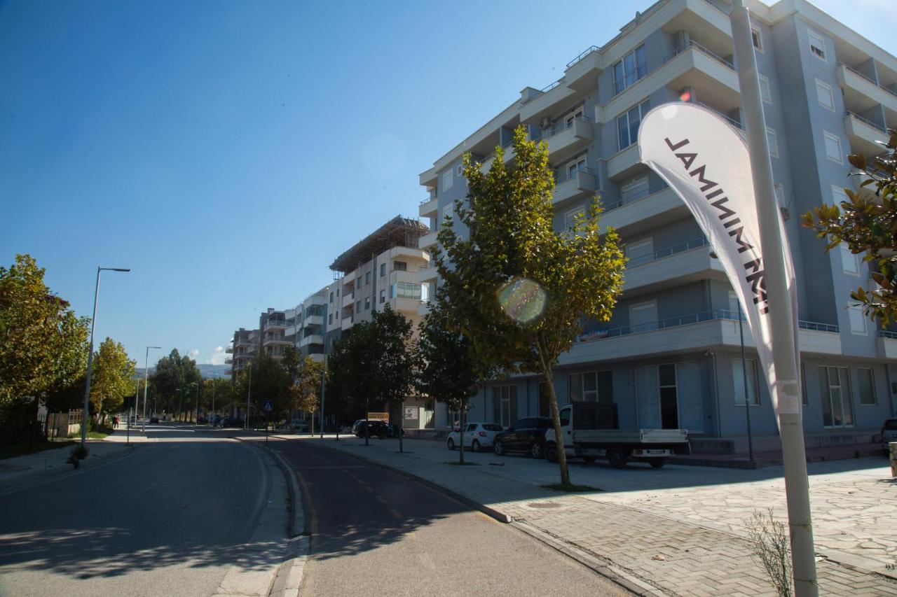 Sky & Sea Viewing Apartment Vlorë Buitenkant foto