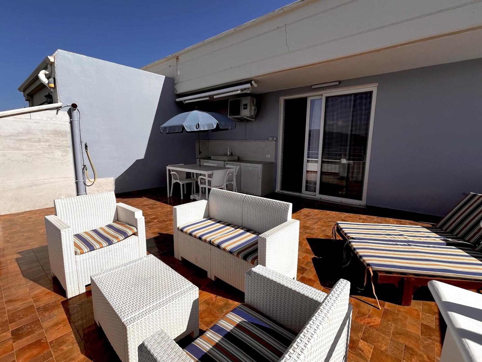 Sky & Sea Viewing Apartment Vlorë Buitenkant foto